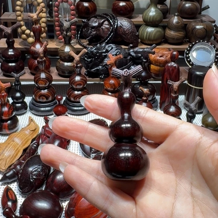 宏***厂檀香紫檀（小叶紫檀）3.0直径葫芦