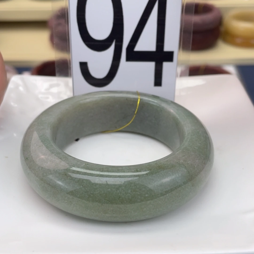 【闪购商品】石英质玉手镯未镶嵌