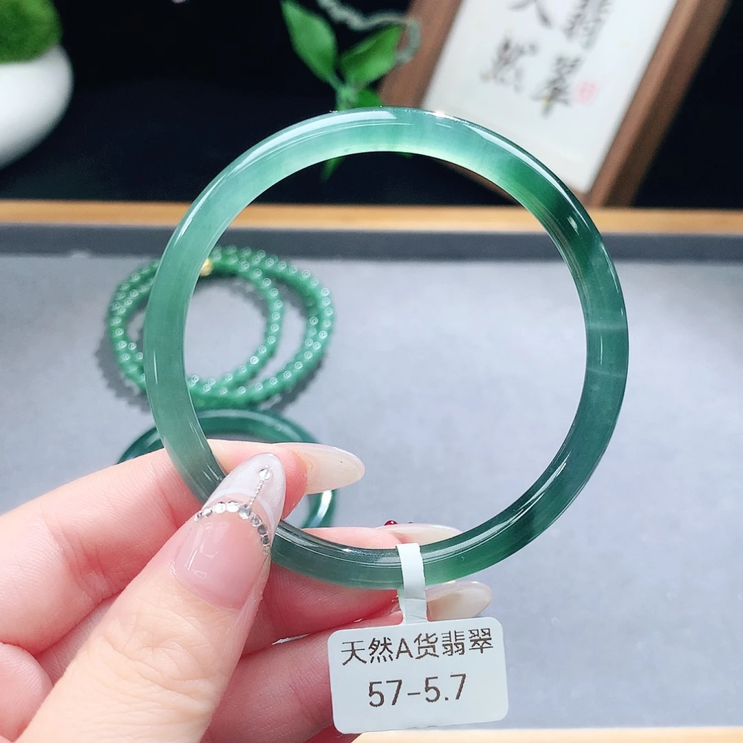 翡翠手镯（圆镯）未镶嵌