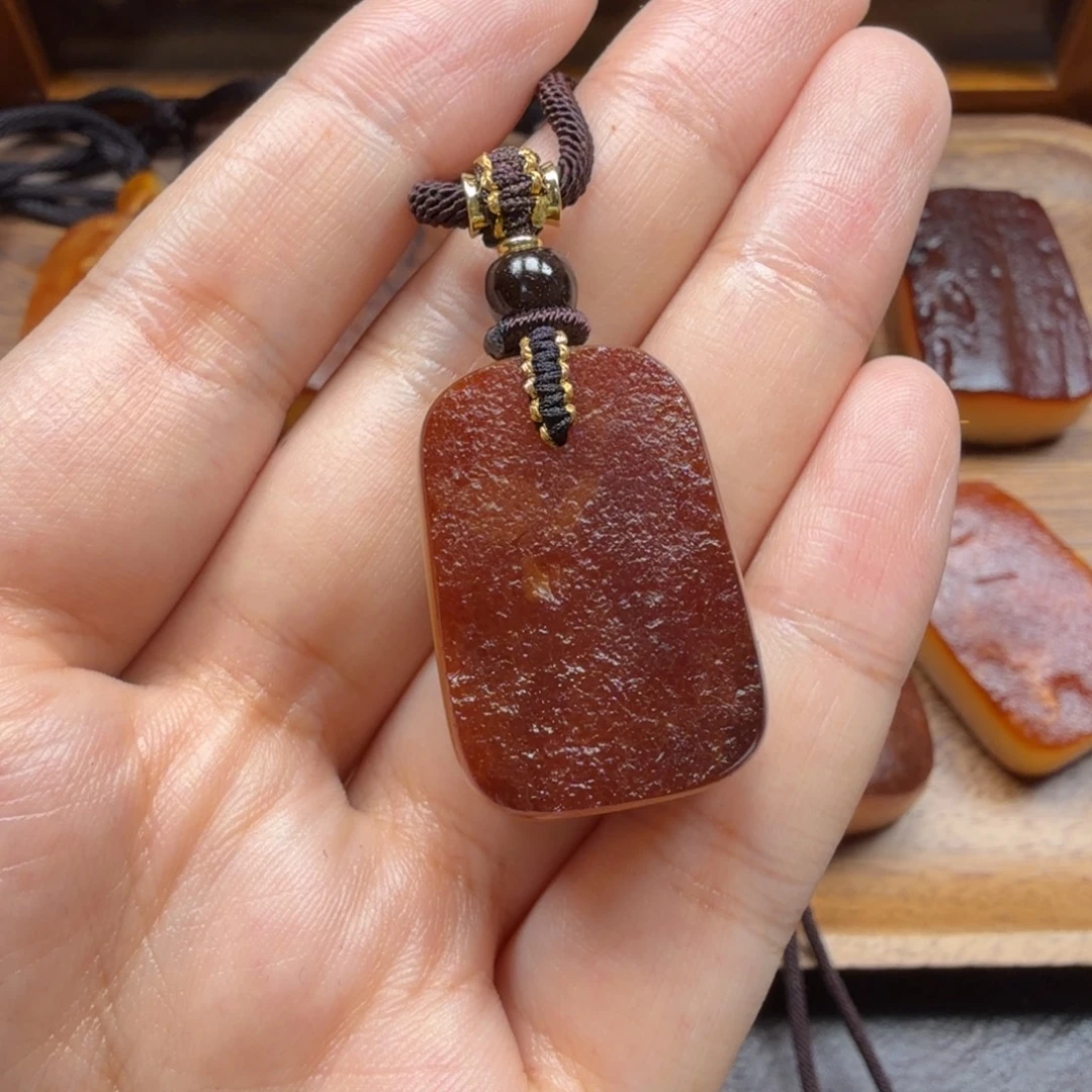 琥珀吊坠(赠链)未镶嵌