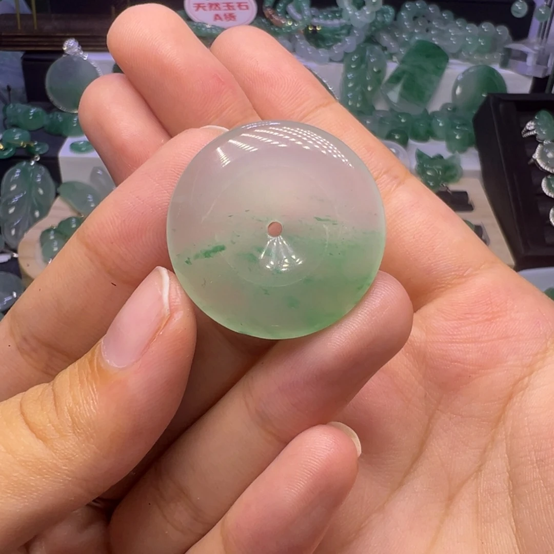 石英质玉未镶嵌颈饰