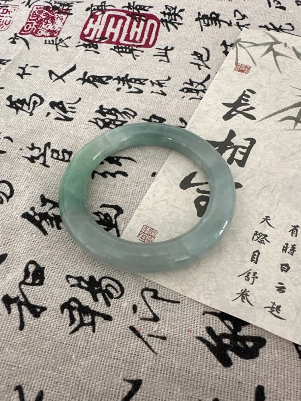 W1446 五八加飘花圆条缅甸翡翠手镯