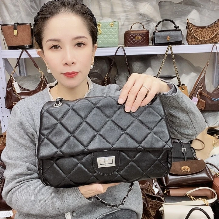 蚕丝小牛剖层皮革PU