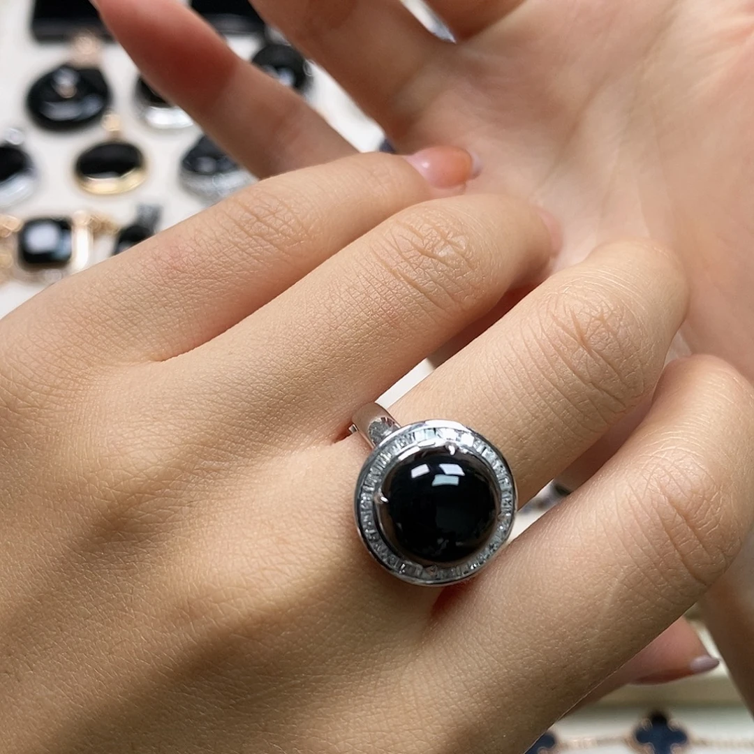 翡翠18K金镶嵌戒指