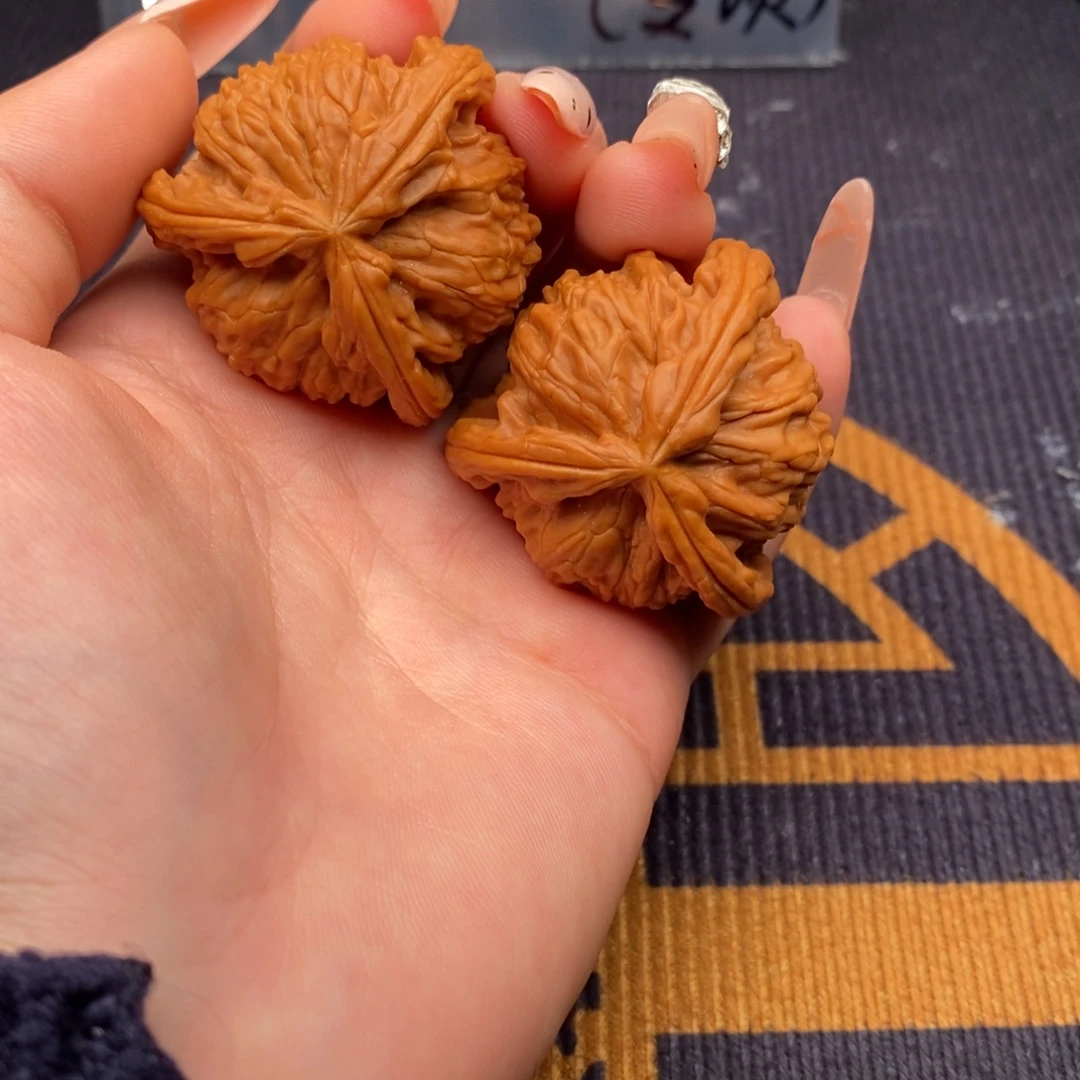 F***1文玩核桃吊坠白狮子