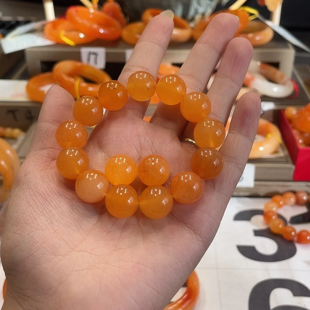 未镶嵌石英质玉（黄龙玉）手镯熊*大