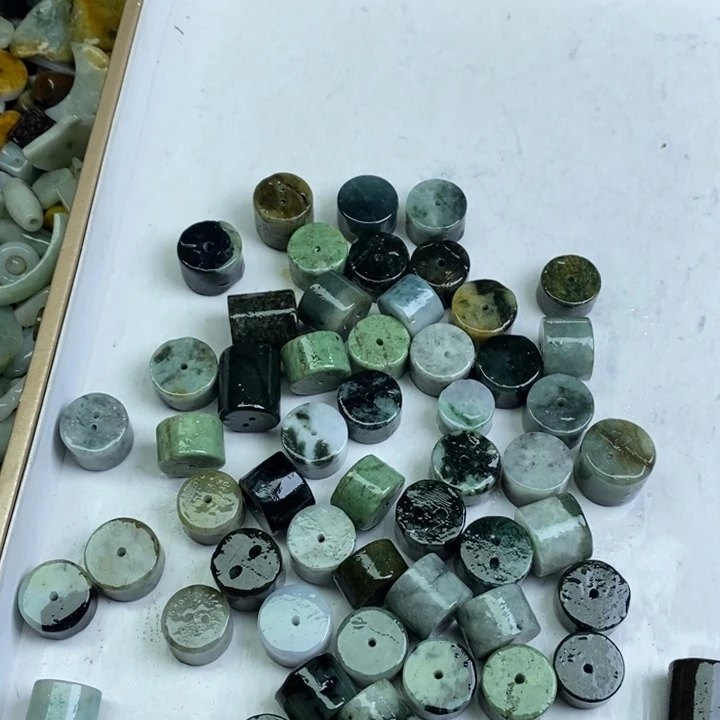 风***钟翡翠未镶嵌颈饰天然翡翠049