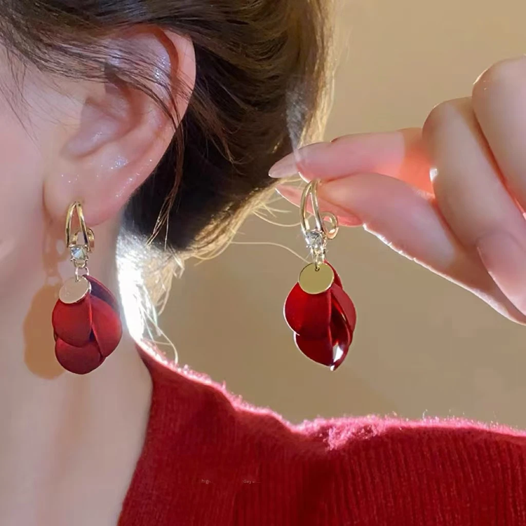 铜合金合成锆石耳饰 敬酒服气质优雅百搭轻奢花瓣红色女士式耳钉
