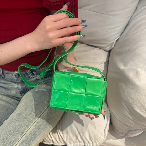99新 BOTTEGA VENETA/葆蝶家 绿色编织小方包时尚单肩斜挎豆腐包