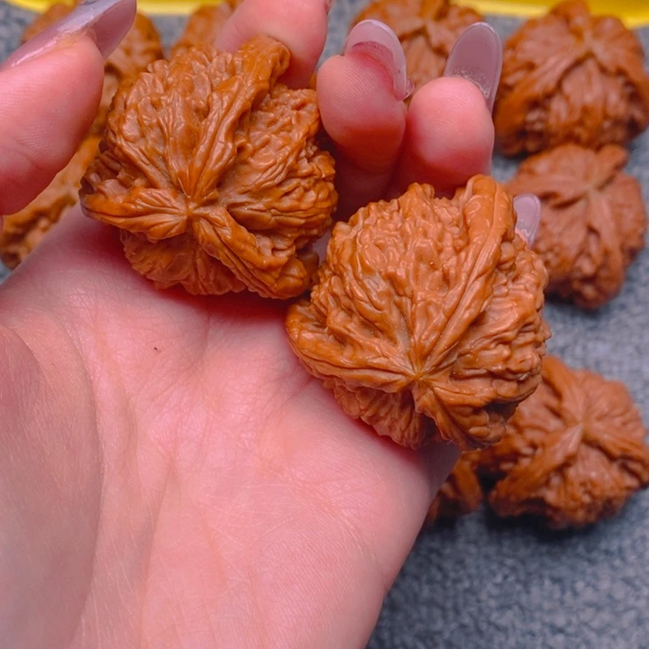 临***仔文玩核桃吊坠核桃