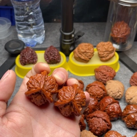 把件文玩核桃三棱38