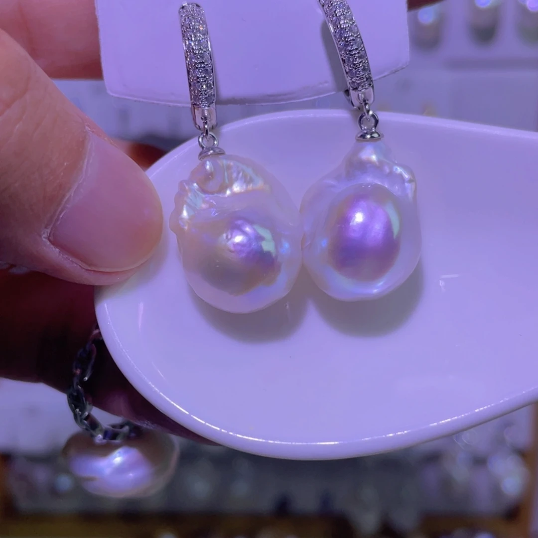 鲁***师淡水珍珠银S925镶嵌天然淡水珍珠吊坠