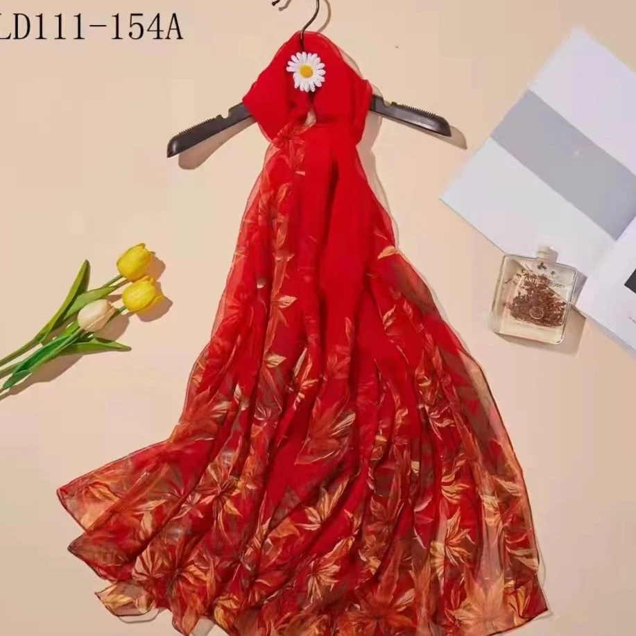 【红色枫叶】 鳄鱼皱 丝巾 沙滩巾  130x180  （912）