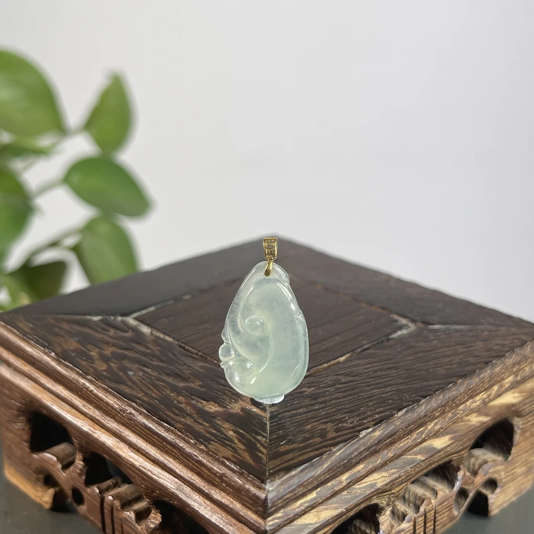 JGW17-29 天然缅甸A货翡翠  18K扣头如意