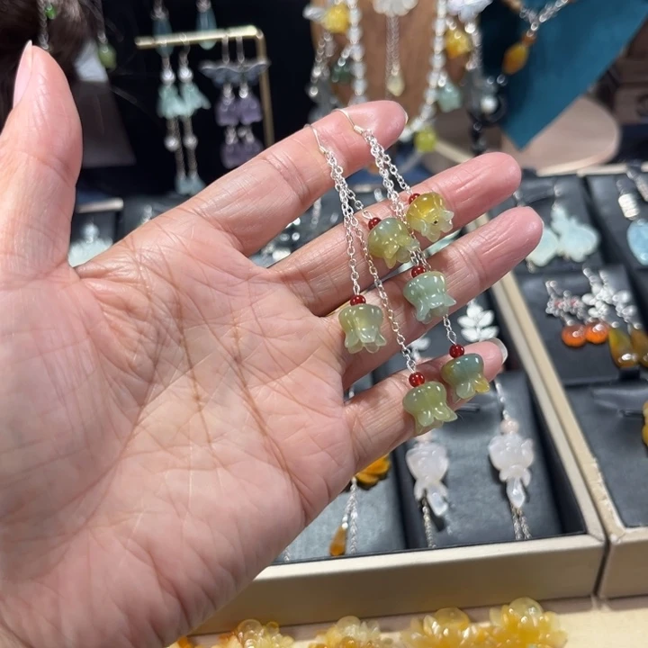 银S925镶嵌蛇纹石玉耳饰
