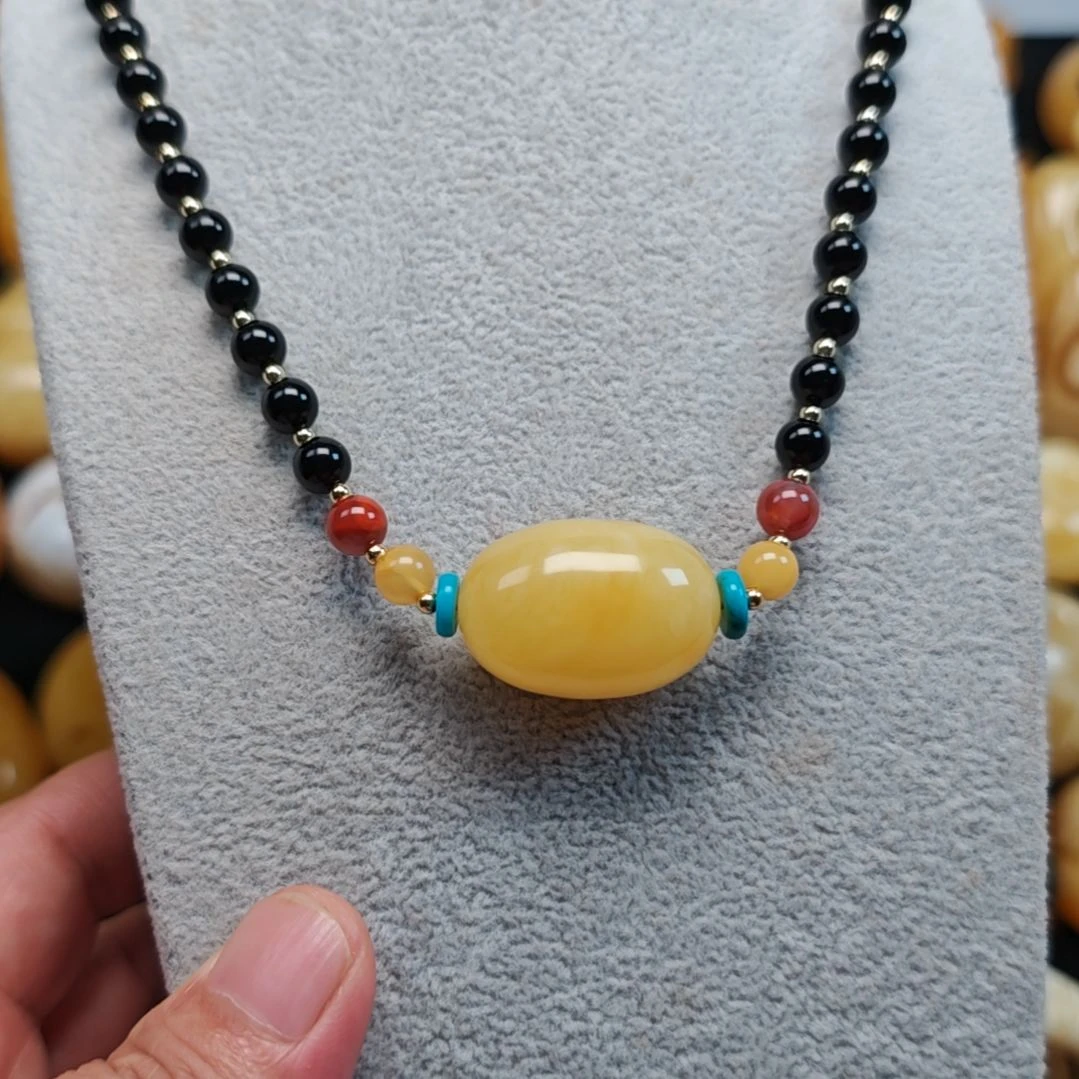 未镶嵌吊坠(赠链)蜜蜡