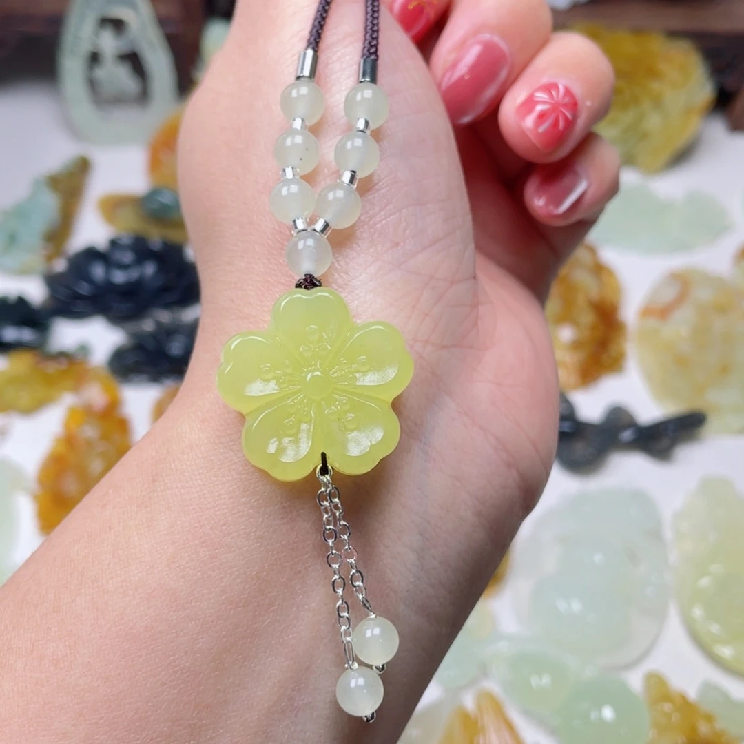 蛇纹石玉颈饰未镶嵌