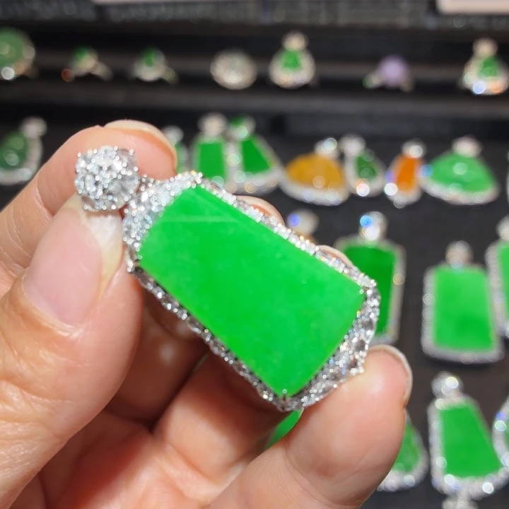 翡翠18K金镶嵌吊坠(不含链)翡翠