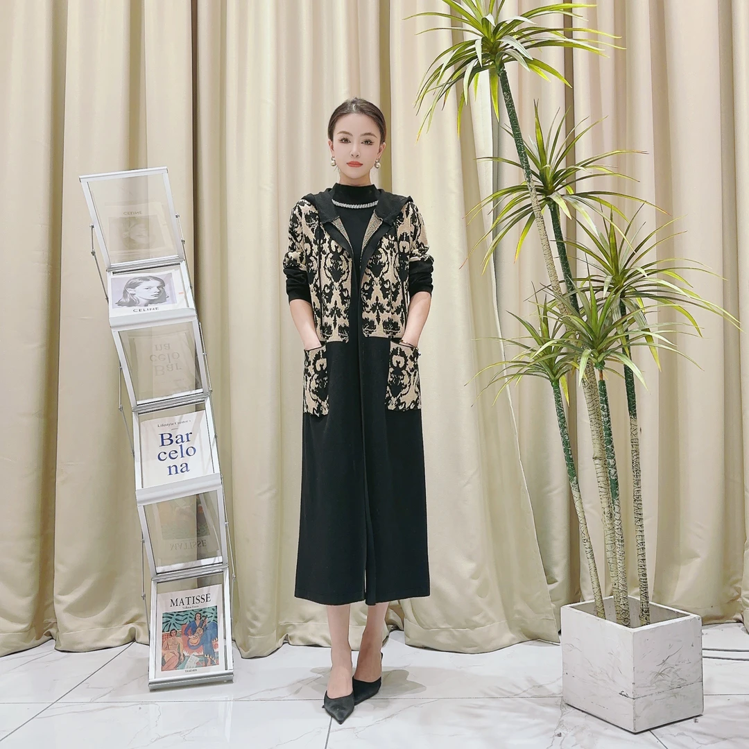 9101紫薇花图案气质女士设计师秋冬长款轻奢宽松针织带帽开衫