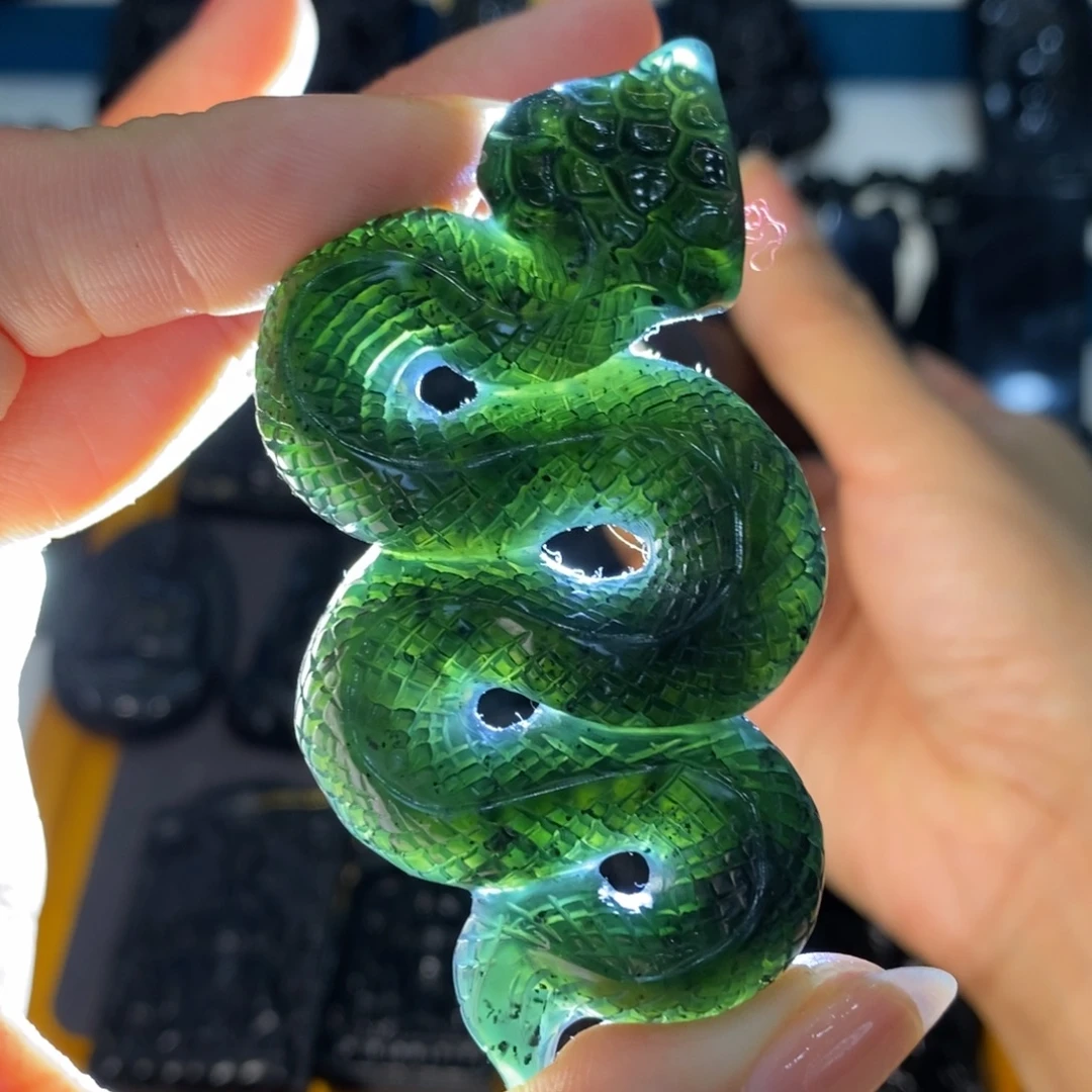蛇纹石玉未镶嵌吊坠