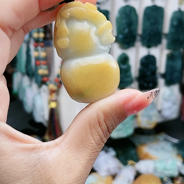 颈饰足铂镶嵌翡翠翡翠