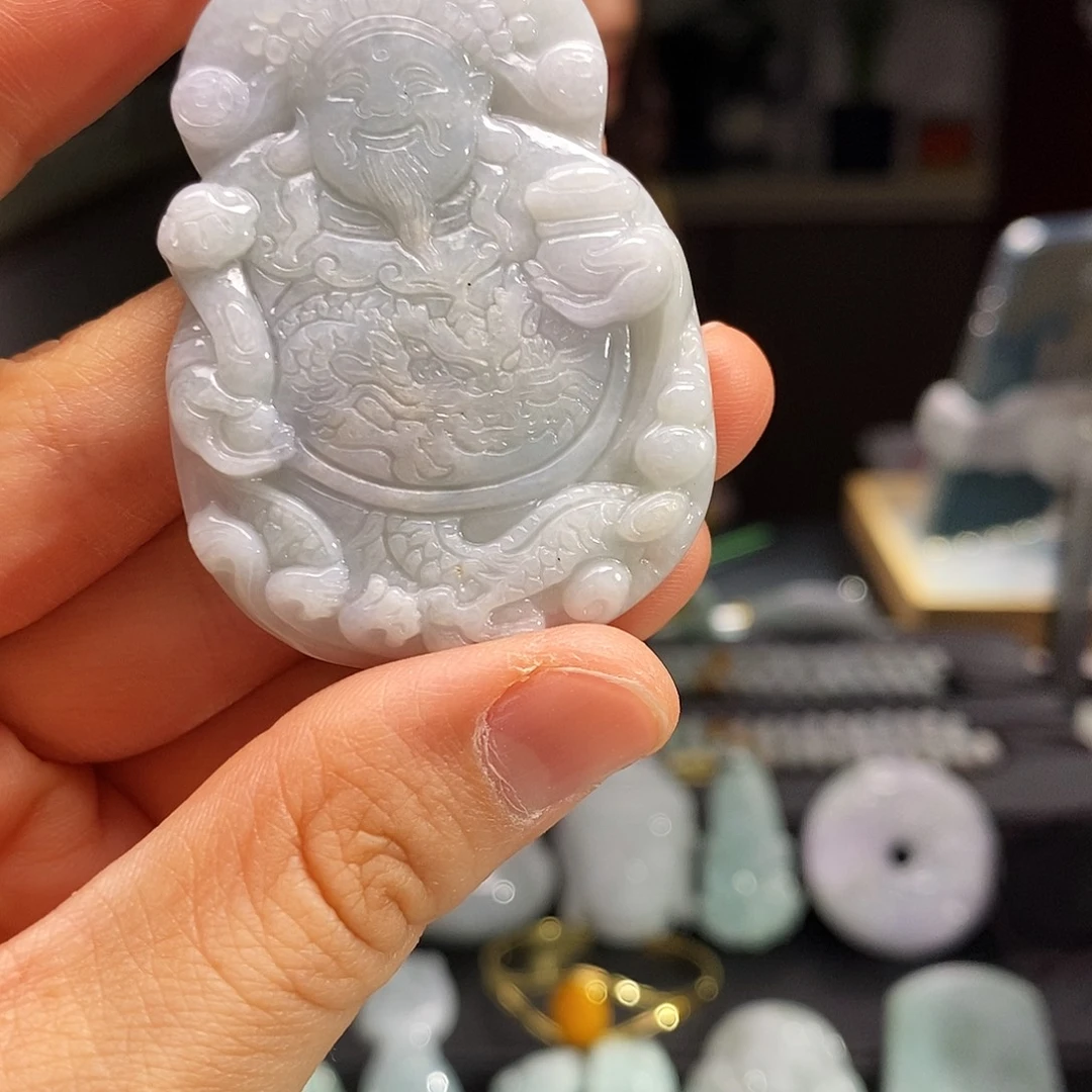翡翠未镶嵌颈饰财神