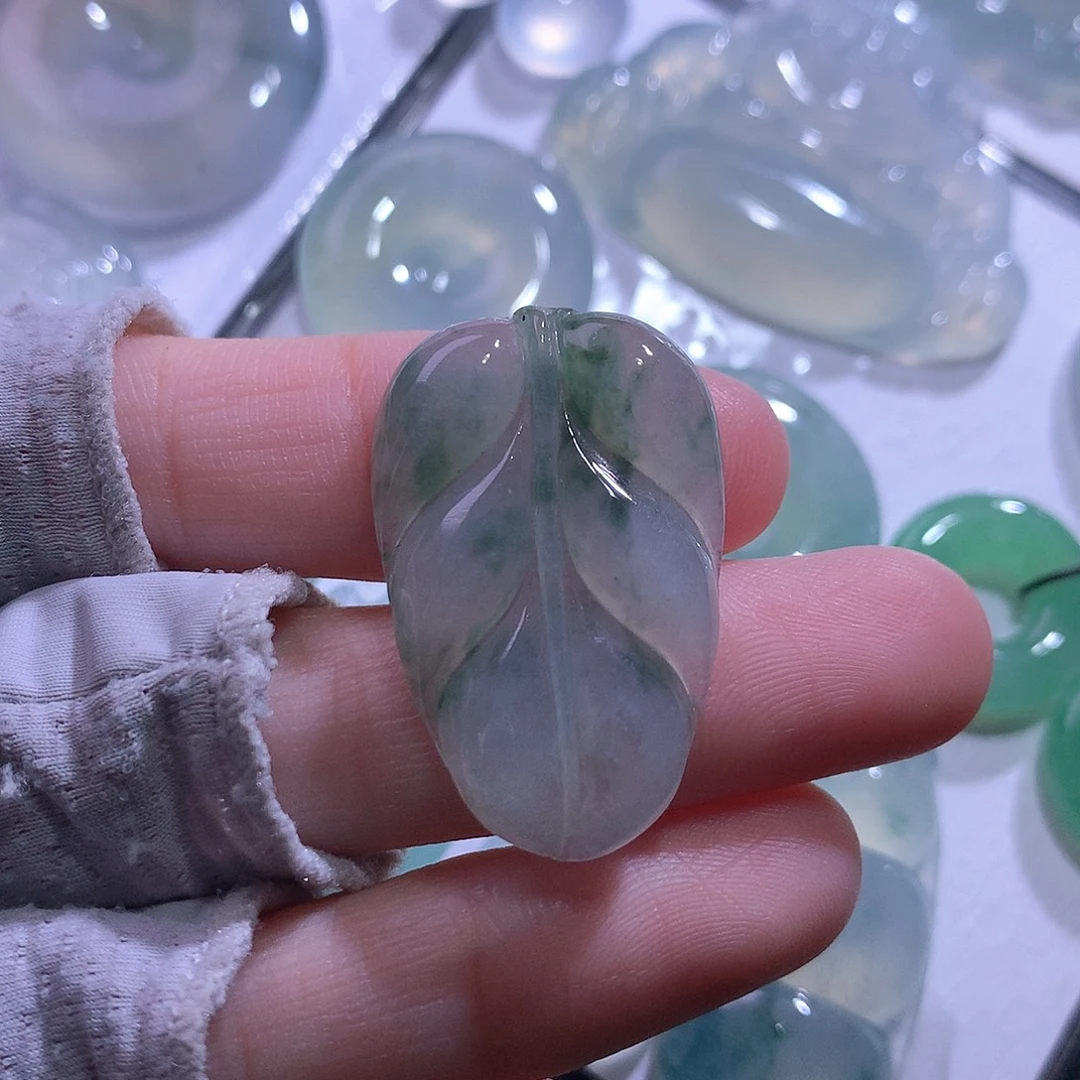 颈饰未镶嵌翡翠叶子