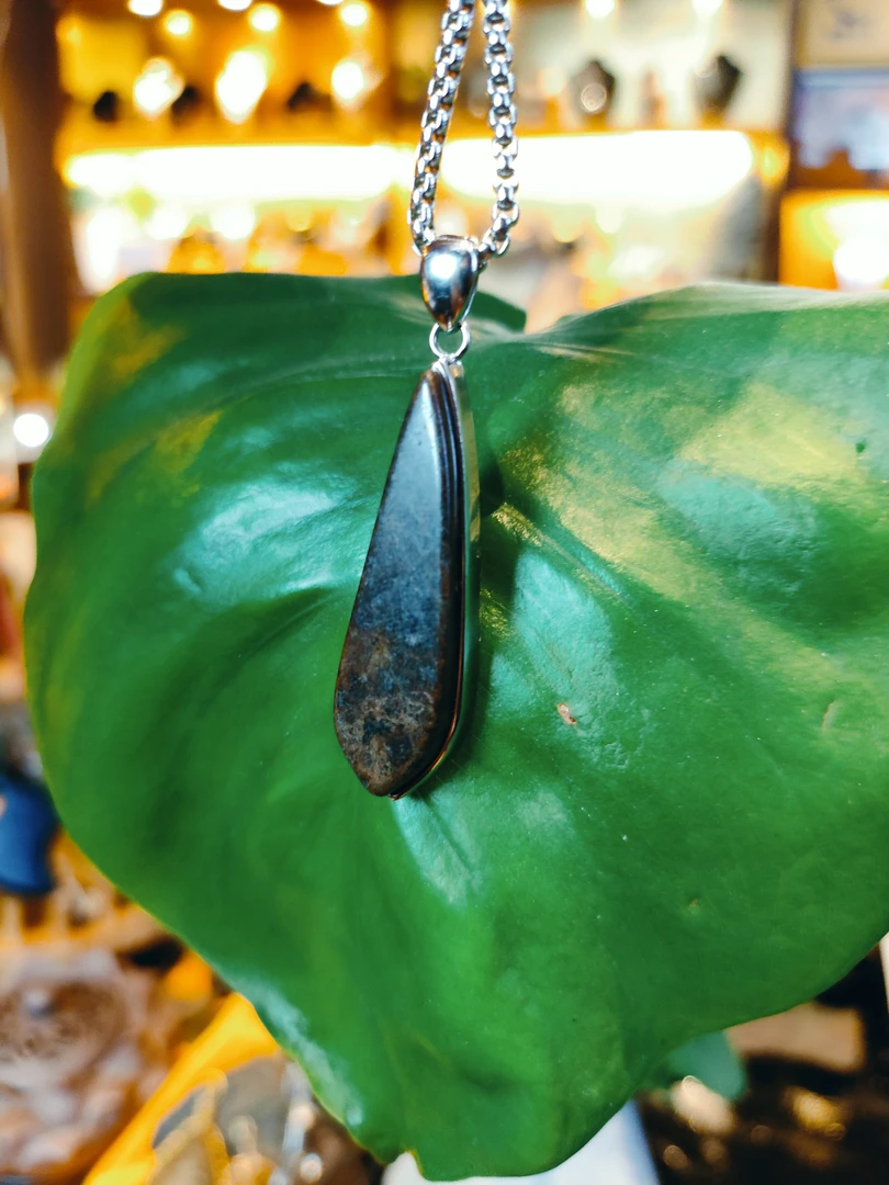 稀有钙长辉长无球粒石陨