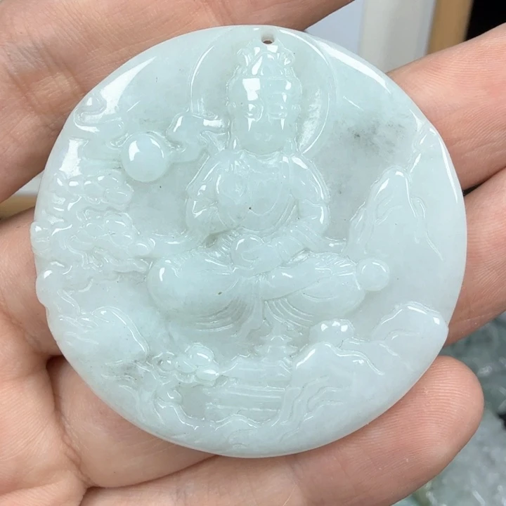 翡翠挂件未镶嵌翡翠