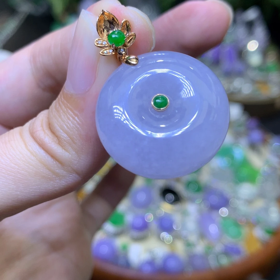 颈饰18K金镶嵌翡翠