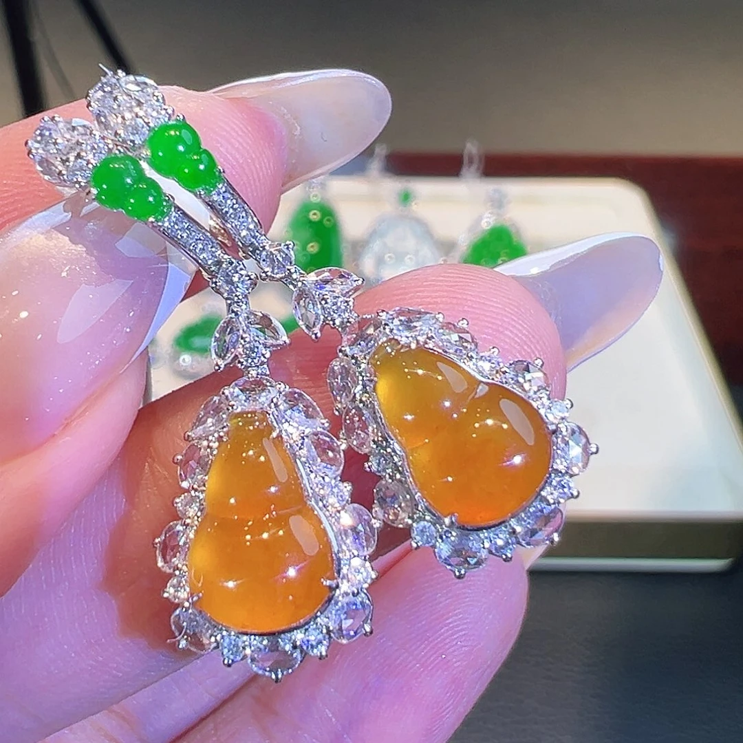 翡翠18K金镶嵌耳环翡翠