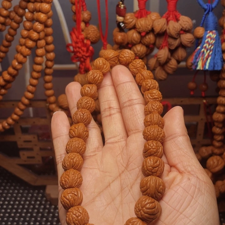 木质类龙纹桃枭挂件