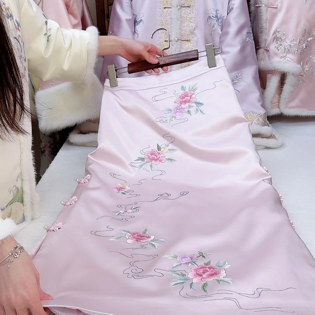 织绣粉色桑蚕丝冬款半身裙