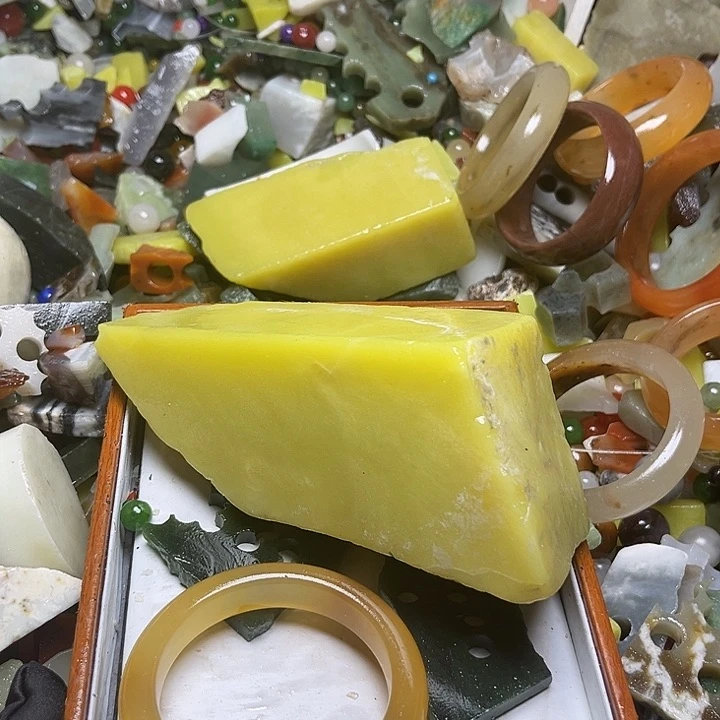 未镶嵌透闪石质玉珠宝奇石天**乐