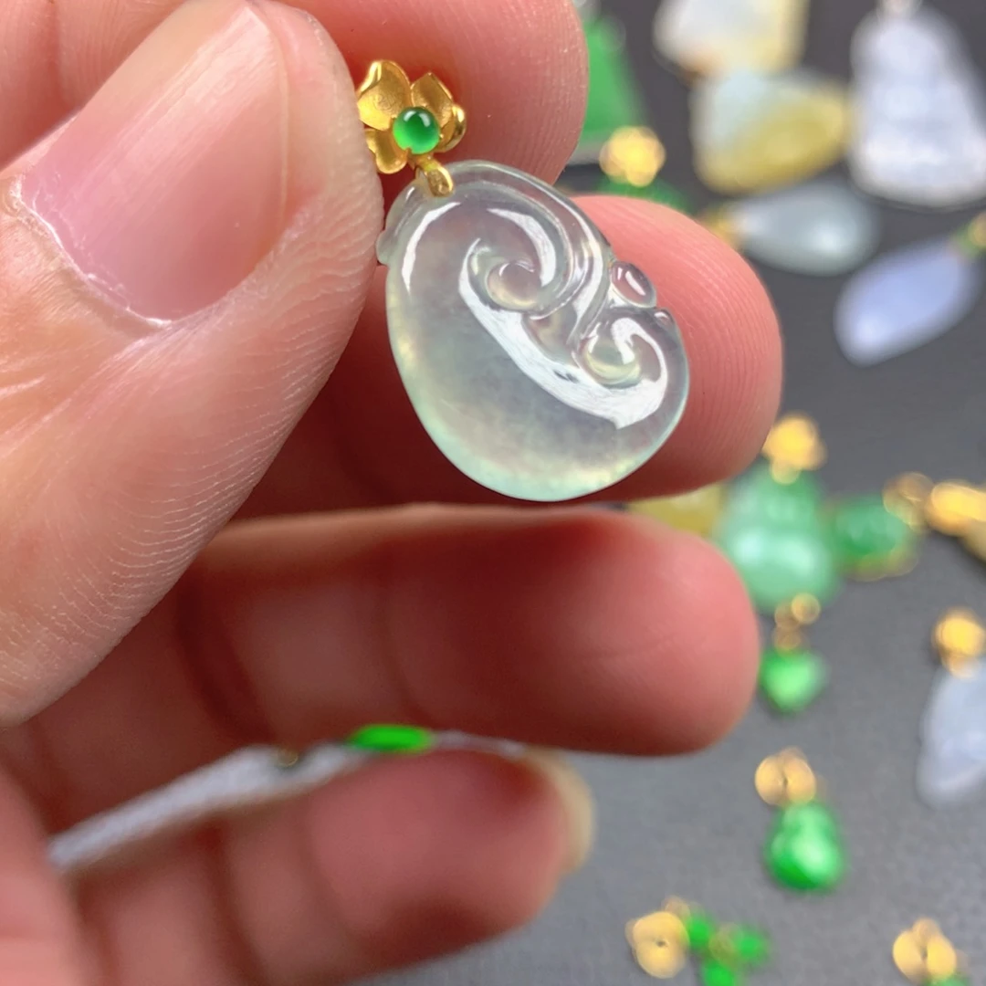 【闪购商品】颈饰18K金镶嵌翡翠翡翠