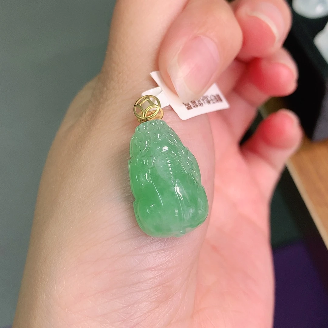 翡翠18K金镶嵌颈饰飘绿貔貅21.5、14，9