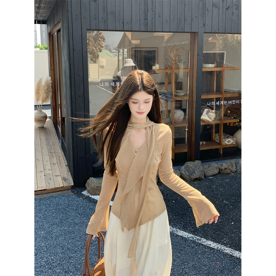 不规则V领防晒喇叭长袖T恤女秋季新款收腰显瘦时尚洋气百搭小衫