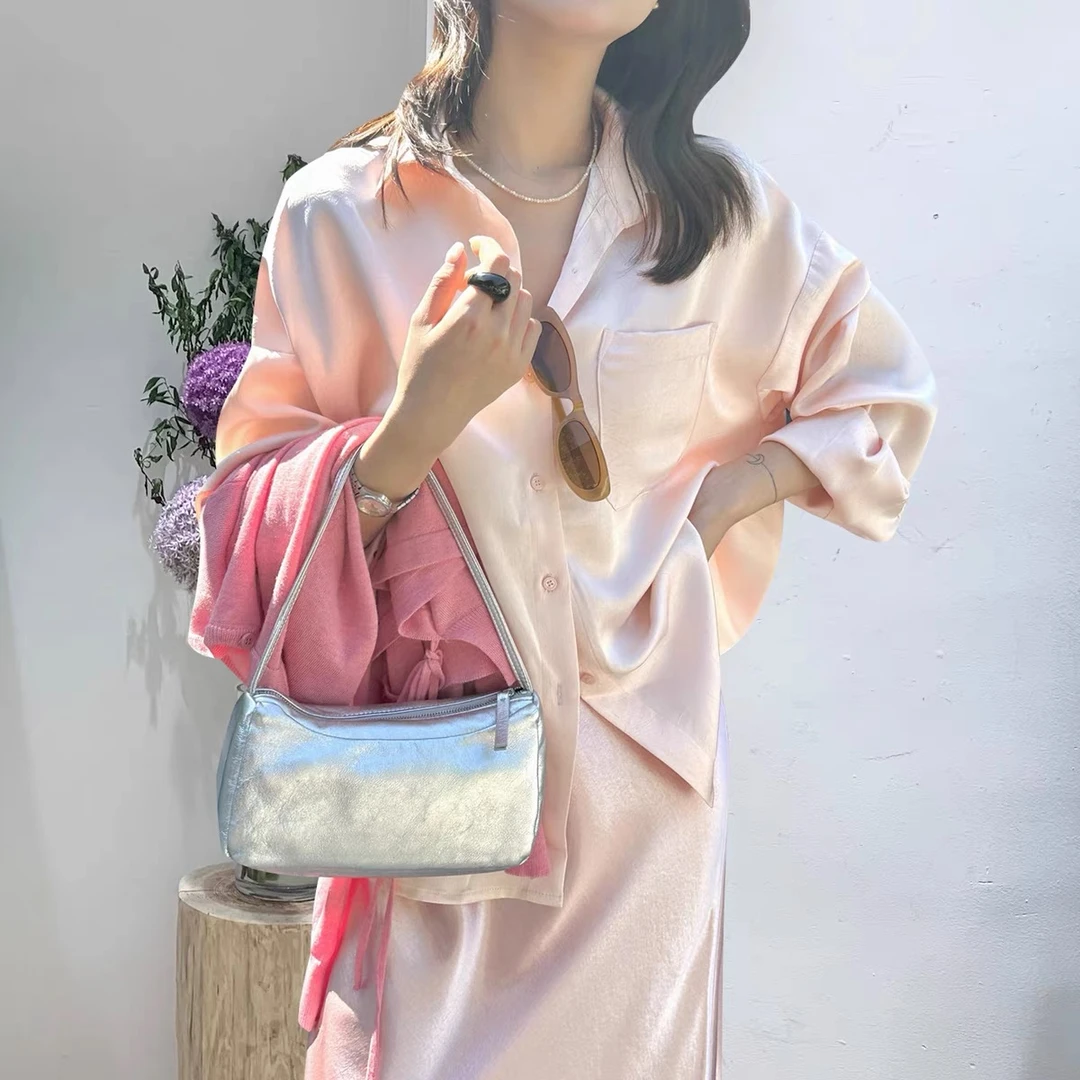 白色衬衫春夏夏季女休闲缎面光泽长袖宽松上衣百搭时尚衬衣粉色