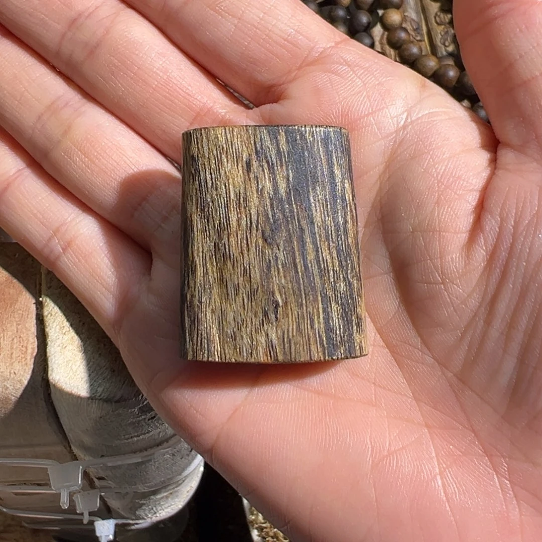 沉香吊坠绿棋楠吊坠7.3克