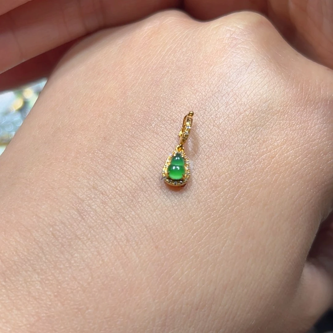 翡翠颈饰18K金镶嵌吊坠