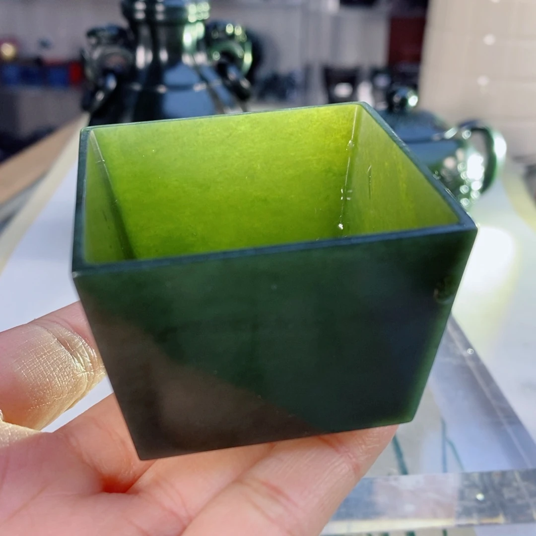 和田玉（青玉）摆件未镶嵌微瑕