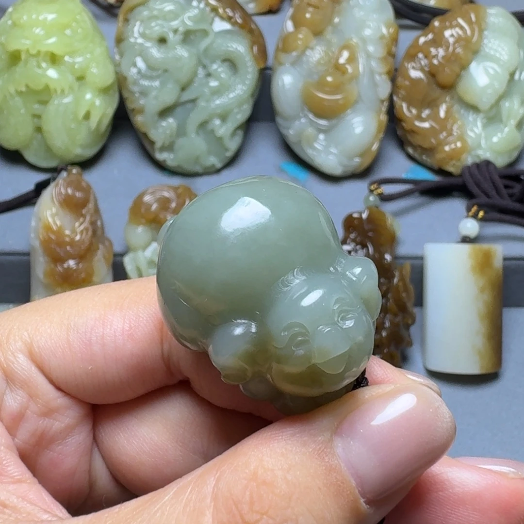 颈饰未镶嵌和田玉