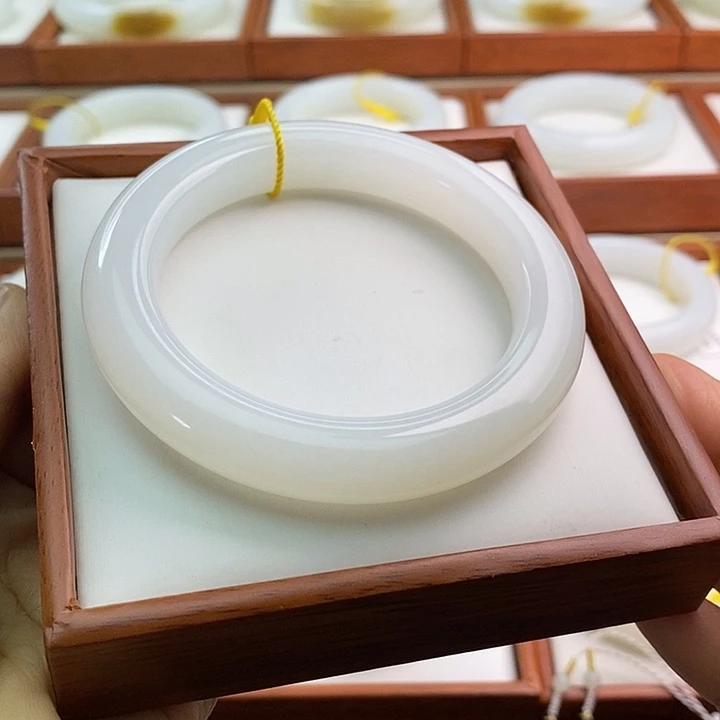 和田玉（白玉）手镯未镶嵌