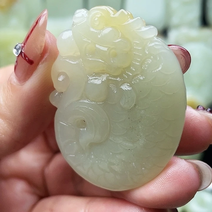 和田玉（糖玉）未镶嵌颈饰