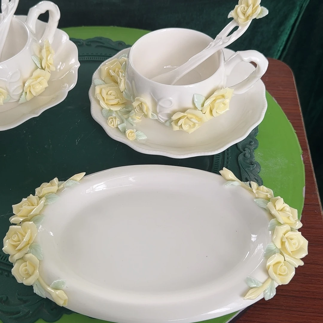 淡***生玫瑰花咖啡杯碟加勺子加椭圆碟子