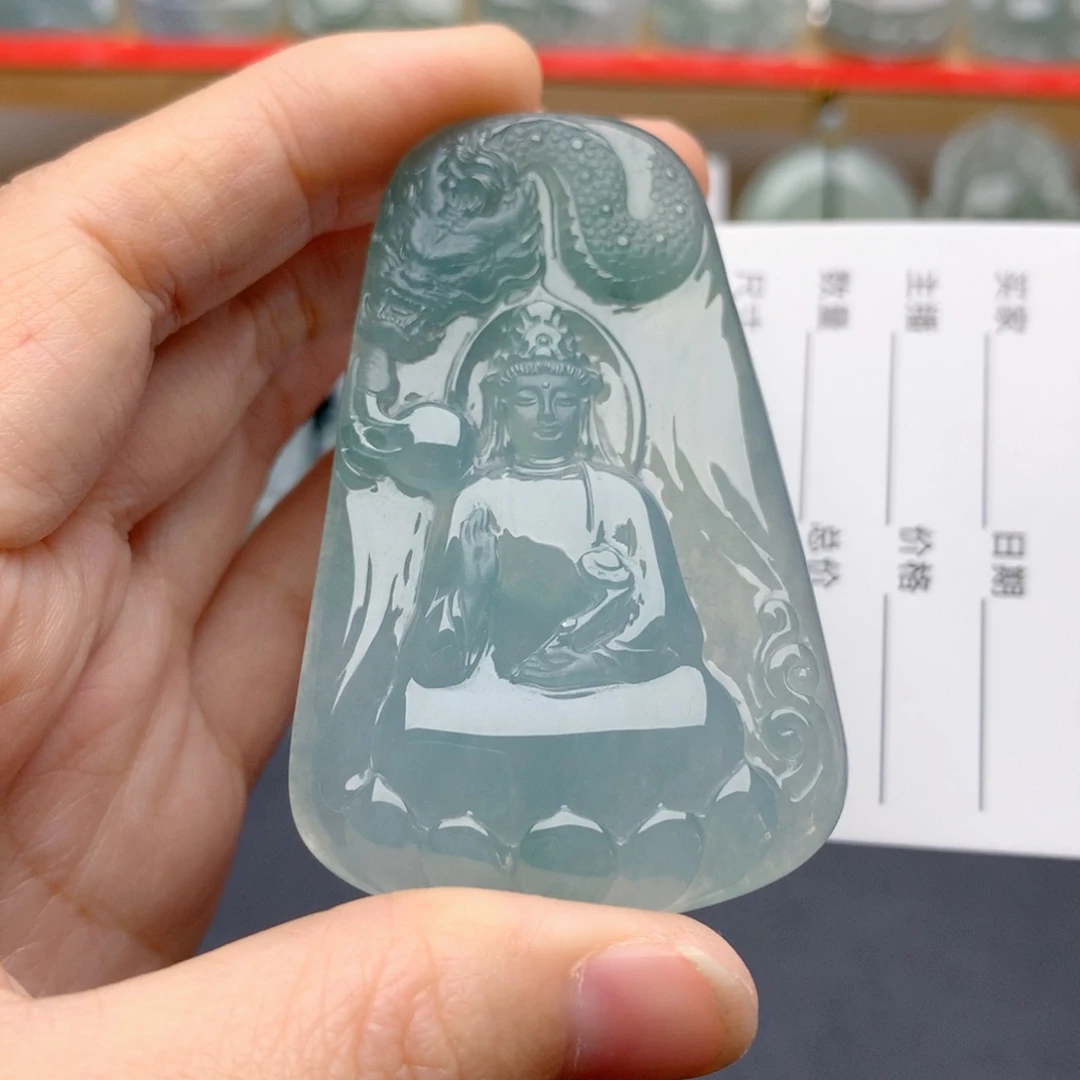 大***鸟翡翠未镶嵌颈饰护主观音