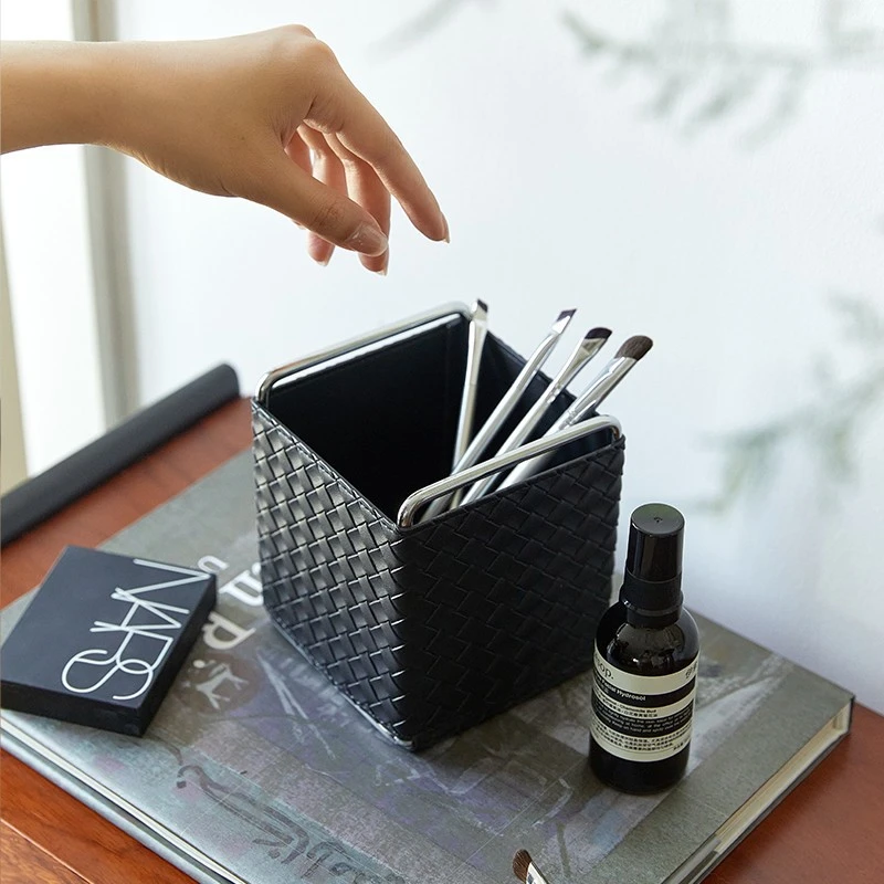 桌面皮革收纳盒小型高级感北欧风首饰杂物皮质储物盒遥控器收纳