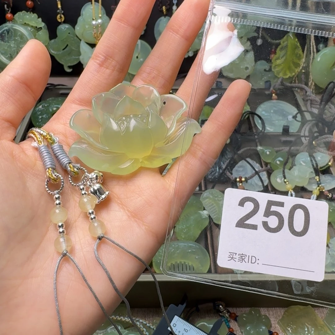 蛇纹石玉项链未镶嵌