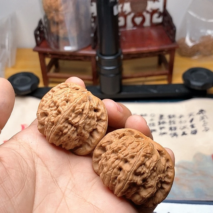 文玩核桃把件白狮子