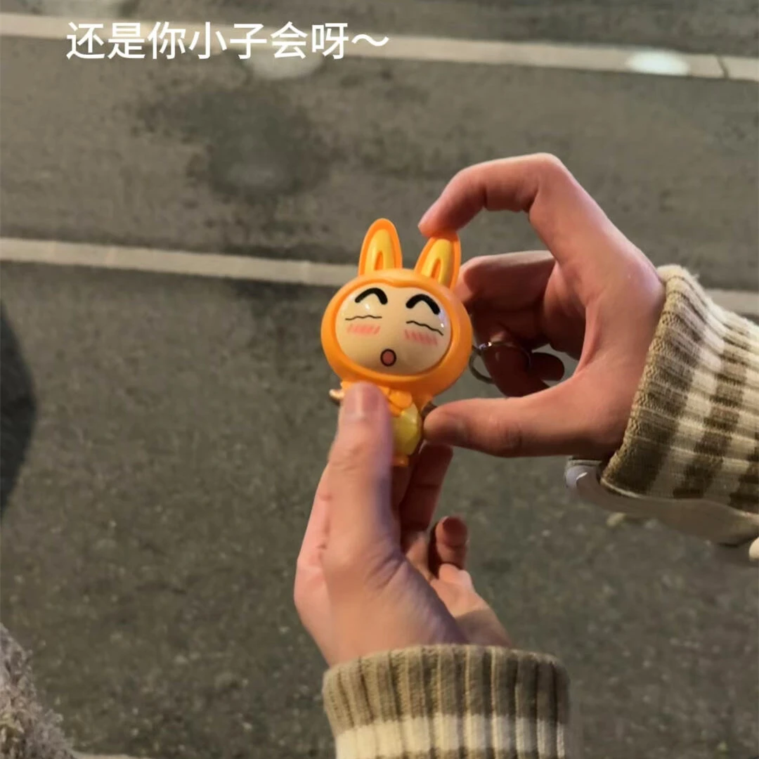 可爱蜡笔小新发光牵手感应可录音小玩具情侣惊喜表白礼物送女朋友